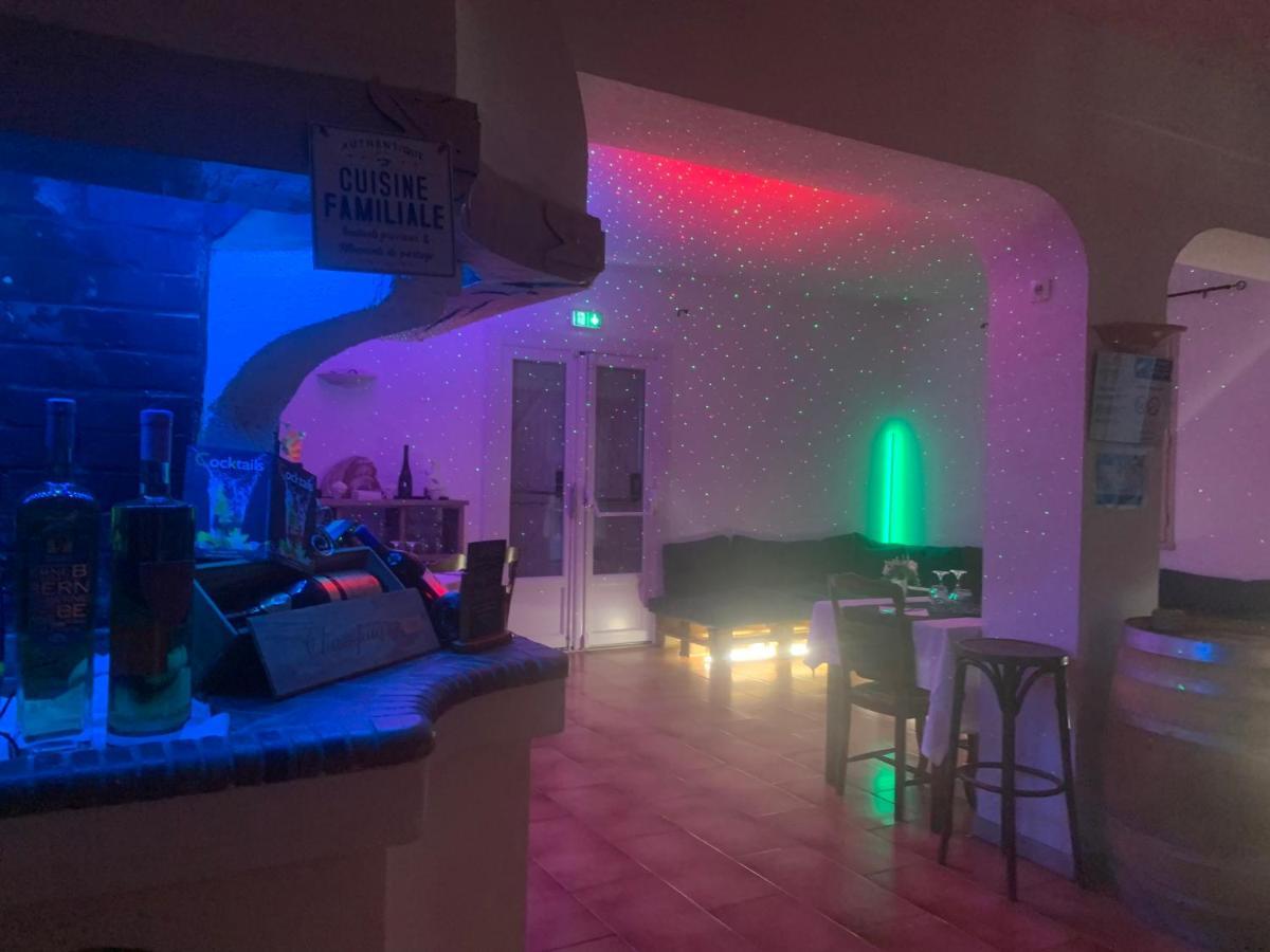 Human Hotel Restaurant Park Villecroze Eksteriør billede