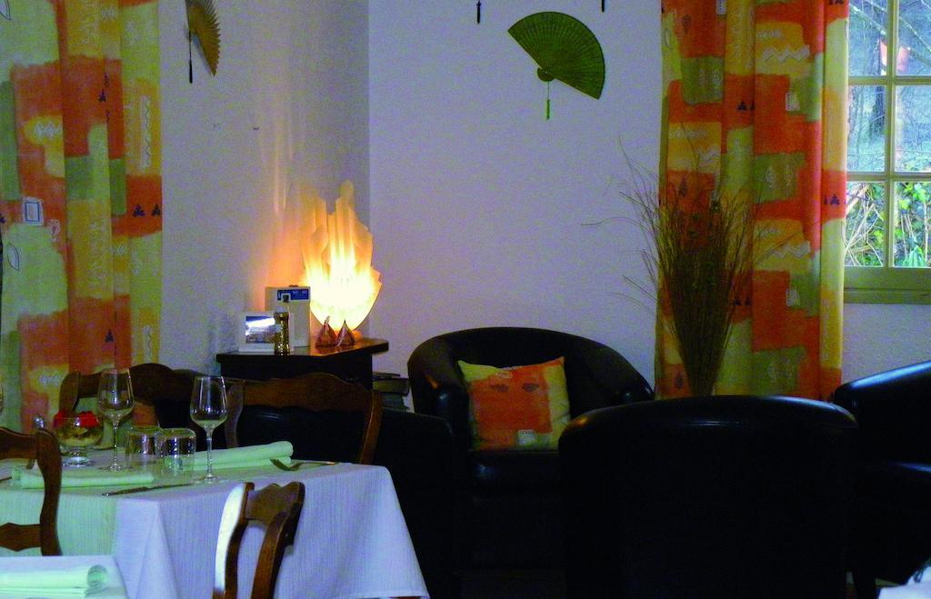 Human Hotel Restaurant Park Villecroze Eksteriør billede